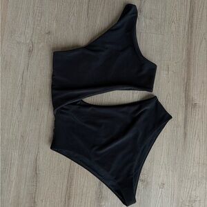 Beach riot one piece 🖤